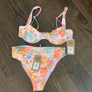 Pick Me Up Underwire Bikini Top (M) & Pick Me Up Maui Ride Bikini Bottoms (S)